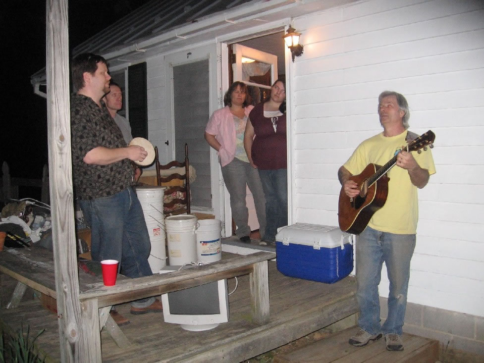 VA - Moving Worship on the porch